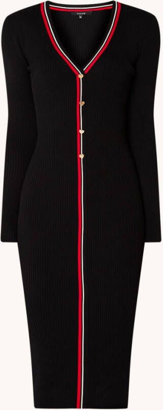 NIKKIE Gisele ribgebreide midi jurk met sierknopen