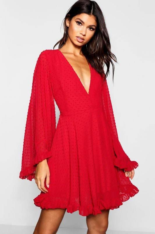 boohoo Dobby Chiffon Skater Jurk Met Wijde Mouwen, Red