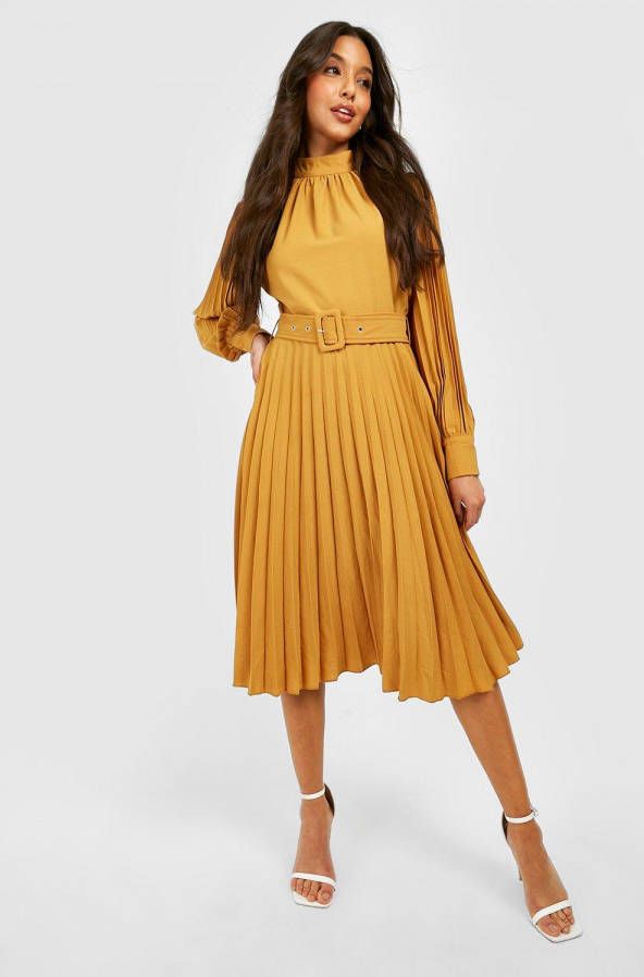 boohoo Geplooide Midi Jurk Met Hoge Hals En Ceintuur, Mustard