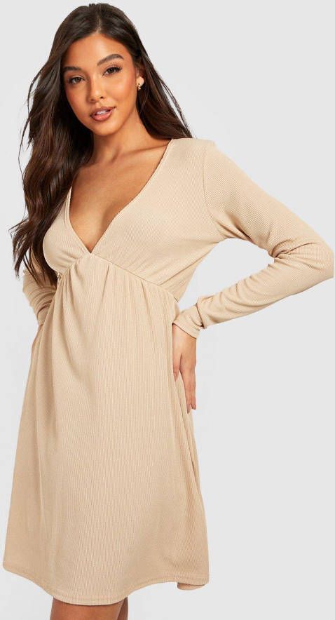 boohoo Geribbelde Gesmokte Jurk Met V Hals, Stone