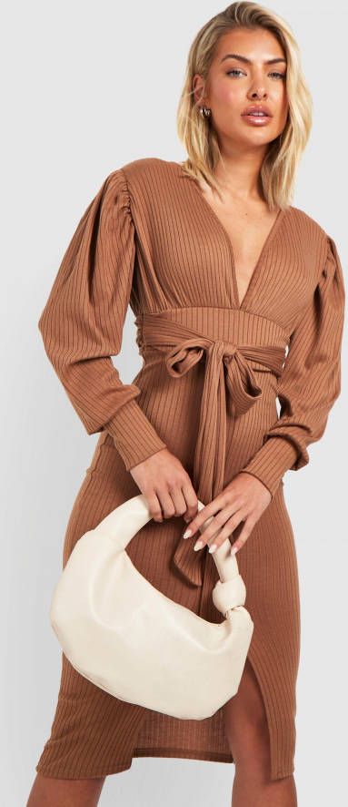 boohoo Geribbelde Midi Jurk Met Laag Decolleté, En Ceintuur, Camel