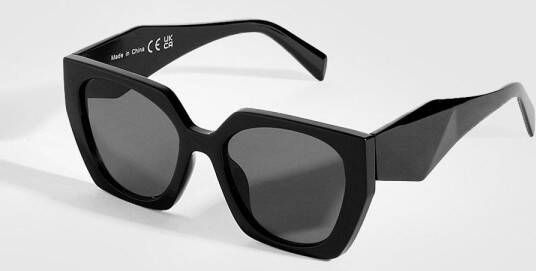 boohoo Grote Hoekige Zwarte Zonnebril, Black