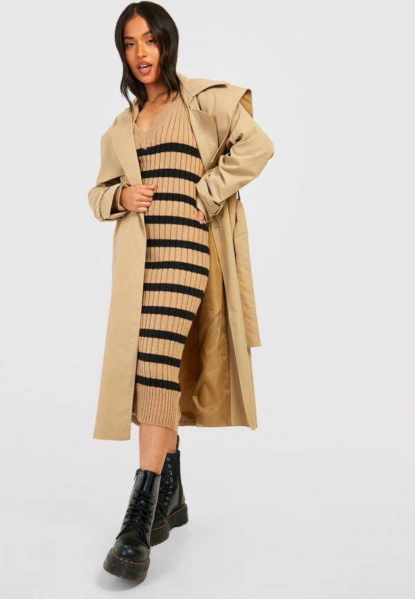 boohoo Petite Gestreepte Trui Jurk Met V Hals, Beige