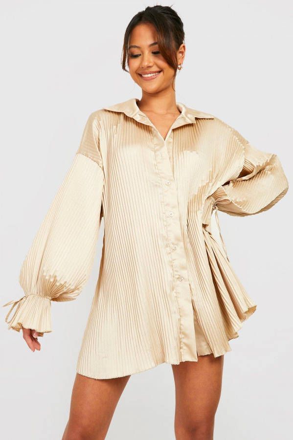 boohoo Petite Satijnen Plisse Blouse Jurk Met Mouwstrikjes, Champagne