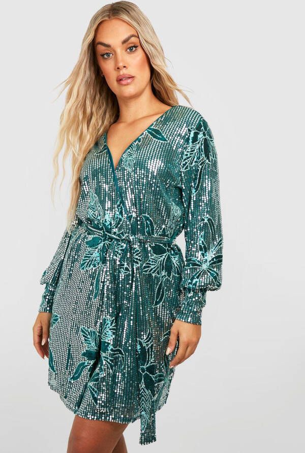 boohoo Plus Bloemen Glitter Mini Wikkel Jurk Met Pailletten En Ceintuur, Green