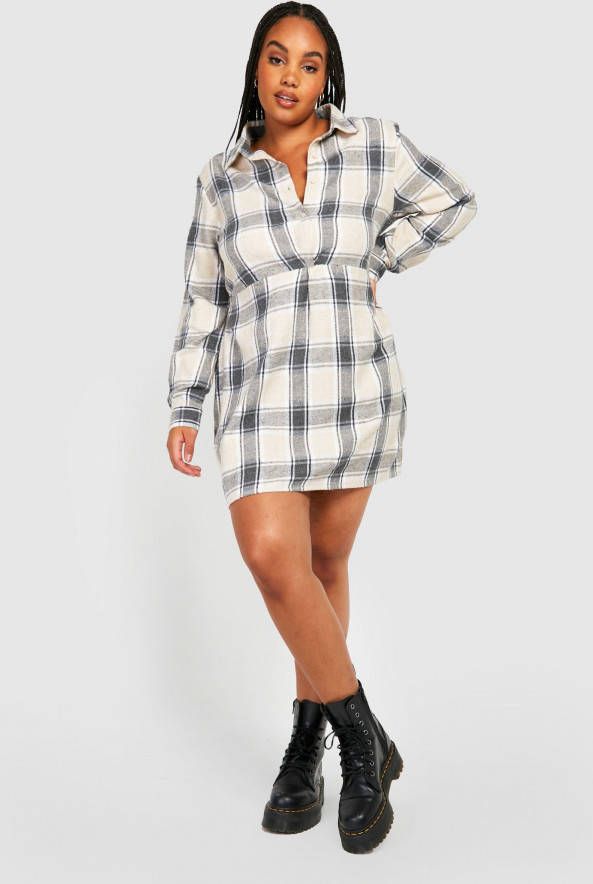 boohoo Plus Geborstelde Geruite Blouse Jurk Met Laagjes, Cream