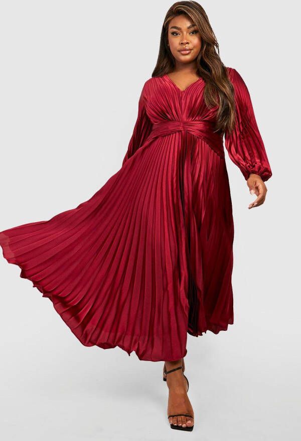 boohoo Plus Geplooide Satijnen Midaxi Jurk, Berry