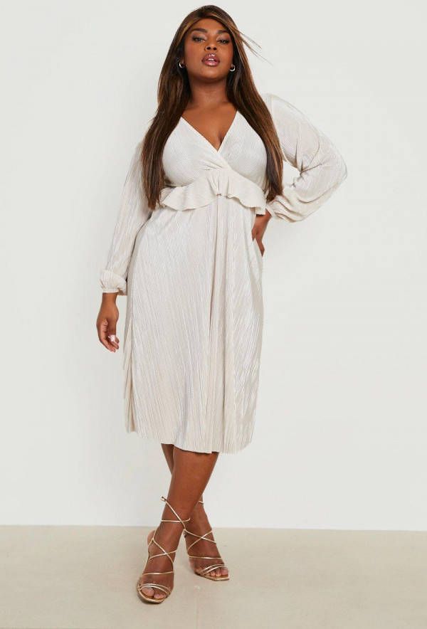 boohoo Plus Plisse Midi Jurk Met Ruches, Mocha