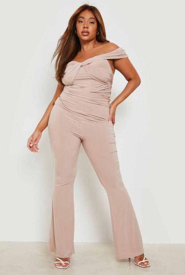 boohoo Plus Strakke Geplooide Off Shoulder Jumpsuit Met Wijde Pijpen, Stone