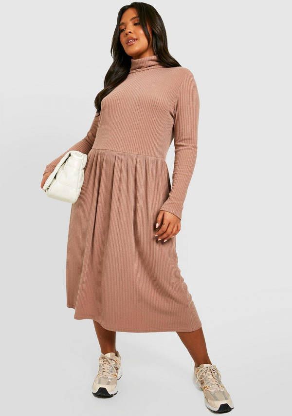 boohoo Plus Zachte Geribbelde Gesmokte Midi Jurk Met Col En Lange Mouwen, Mocha