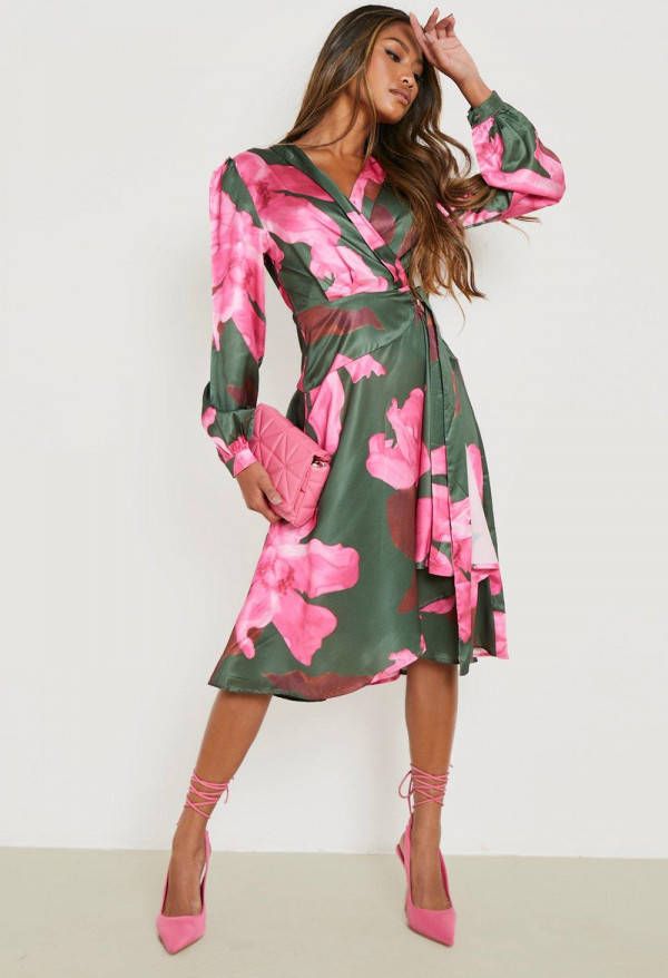 boohoo Satijnen Bloemen Wikkel Midi Jurk Met Ruches, Khaki