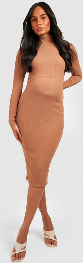 boohoo Zwangerschap Gekreukelde Geribbelde Midi Jurk Met Hoge Kraag, Camel