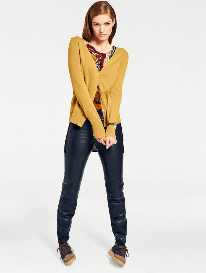 Fijn gebreid vest in mosterdgeel van heine