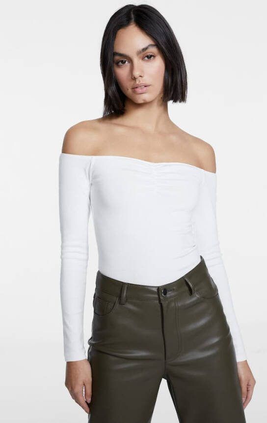 Stradivarius Body Met Boothals Ecru