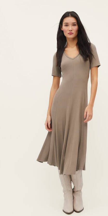 Stradivarius Geribde Midi Jurk Bruin