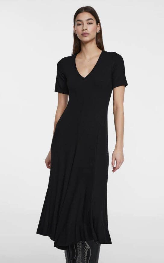 Stradivarius Geribde Midi Jurk Zwart