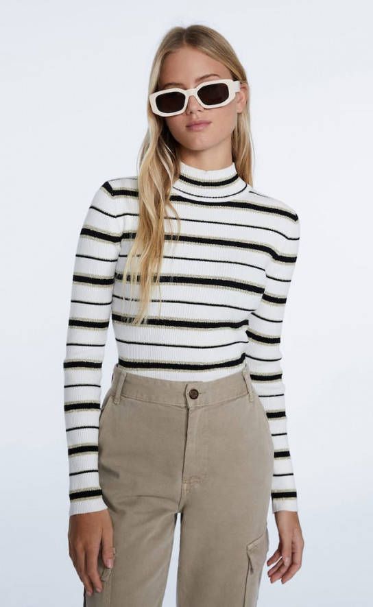 Stradivarius Glanzende Sweater Met Opstaande Kraag Vanille