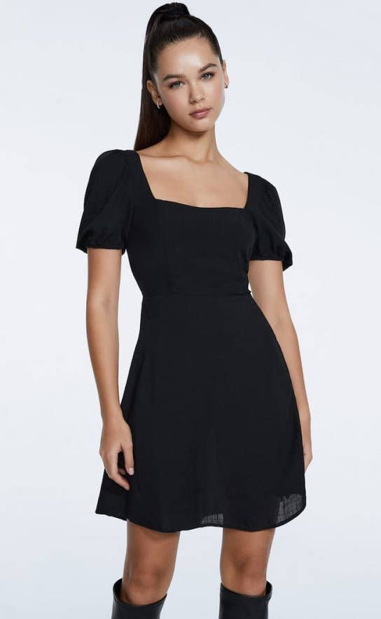 Stradivarius Korte Jurk Met Bandjes Op De Rug Zwart