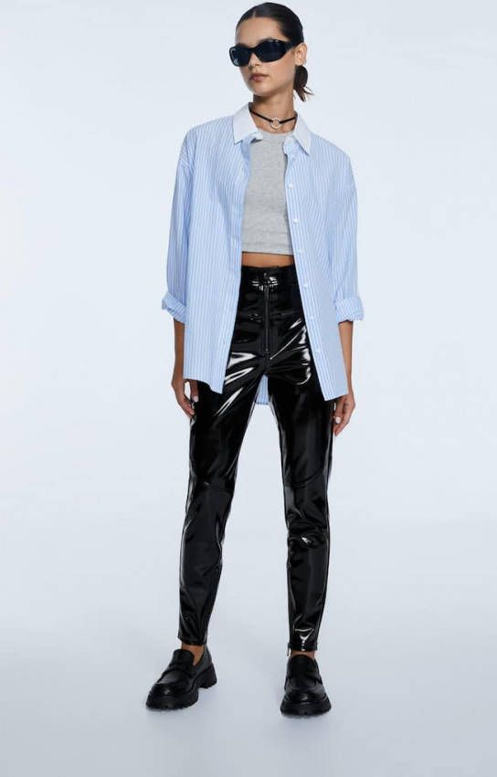 Stradivarius Lange Broek Van Vinyl Zwart