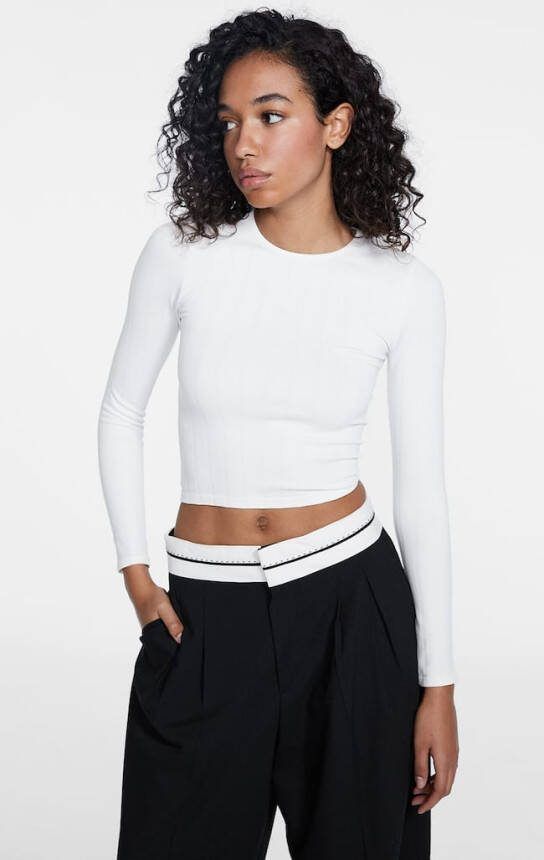 Stradivarius Naadloos T Shirt Met Ronde Hals Ecru