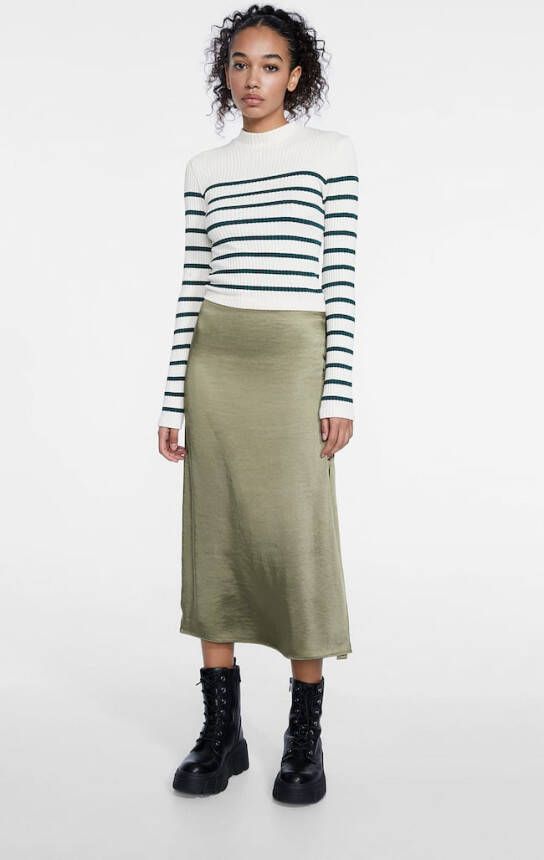 Stradivarius Naadloze Gestreepte Top Met Opstaande Kraag En Structuur Flessengroen