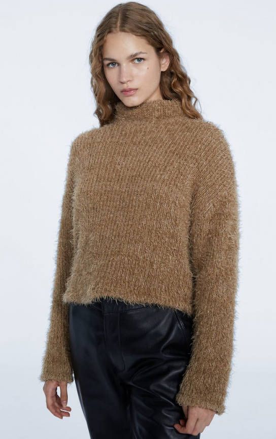 Stradivarius Pluche T Shirt Met Opstaande Kraag Beige