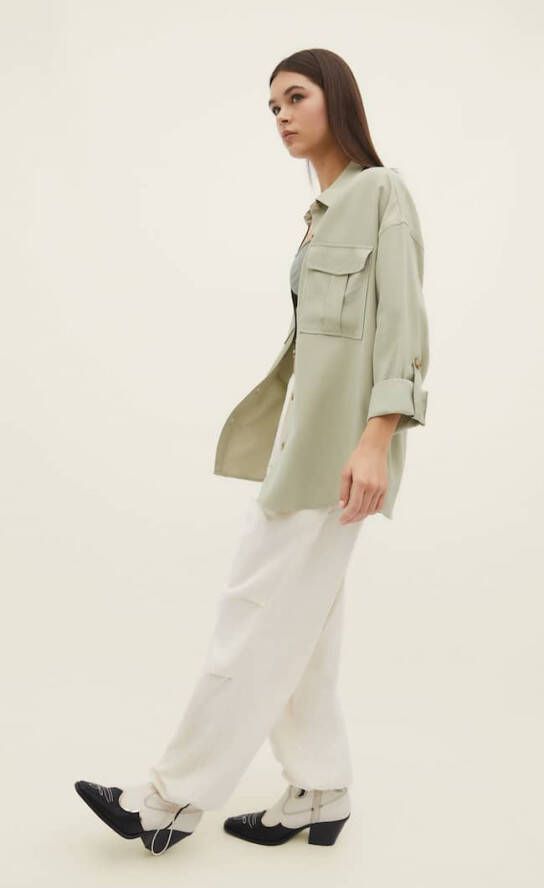 Stradivarius Soepelvallend Utility Overshirt Kaki