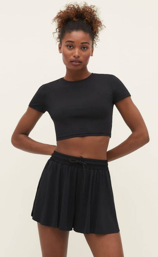 Stradivarius Soepelvallende Sportieve Short Zwart