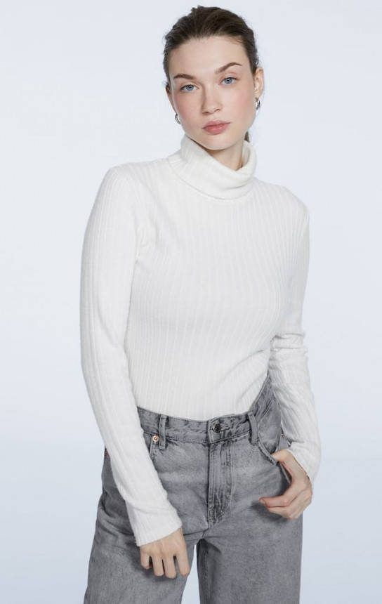 Stradivarius Soft Touch T Shirt Met Opstaande Kraag Ecru