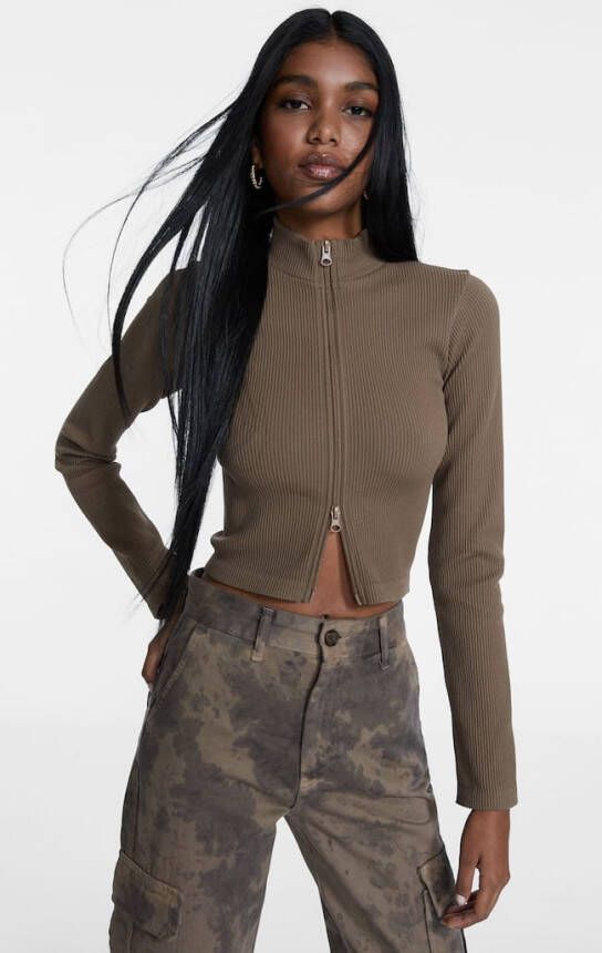 Stradivarius T Shirt Met Opstaande Kraag En Rits Bruin
