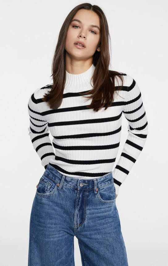 Stradivarius Tricot Trui Met Opstaande Kraag Vanille