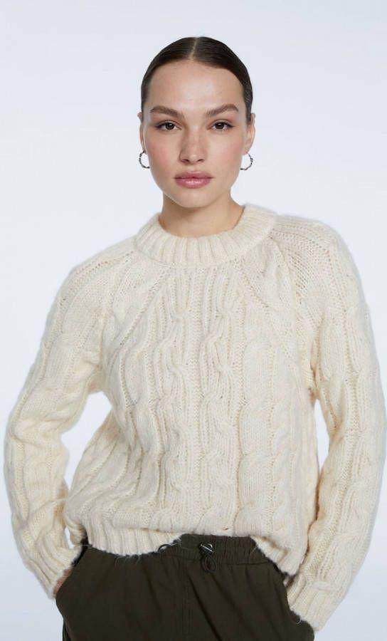 Stradivarius Trui Met Grof Kabelmotief Vanille