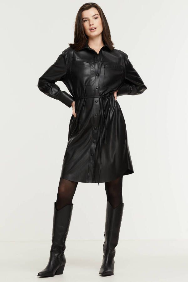 Geisha imitatieleren jurk met ceintuur zwart