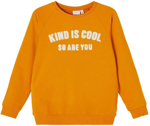 NAME IT KIDS sweater NKFLAKIND met tekst okergeel