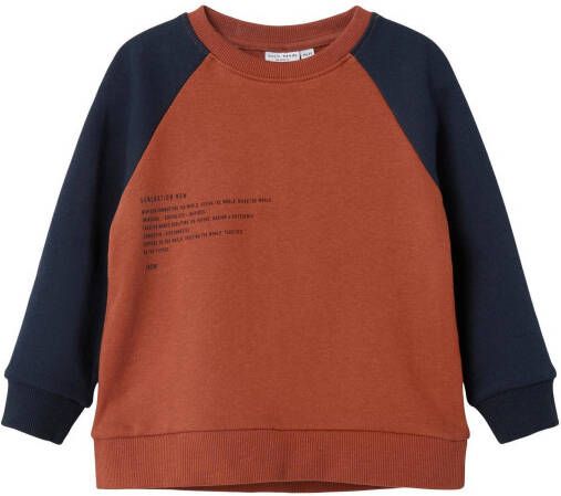 NAME IT MINI sweater NMMVOLMAR met tekst roodbruin/donkerblauw